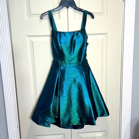 Blondie Nites Dresses & Skirts - Homecoming/Dance Dress​​